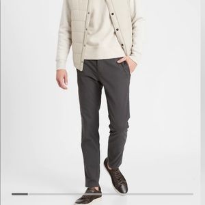 NWT Banana Republic Mens Fulton Chinos Gray 31x32